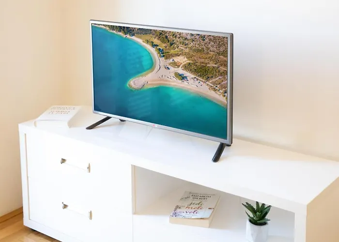 Spot Макарська