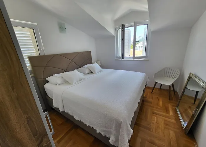 Spot * Макарська